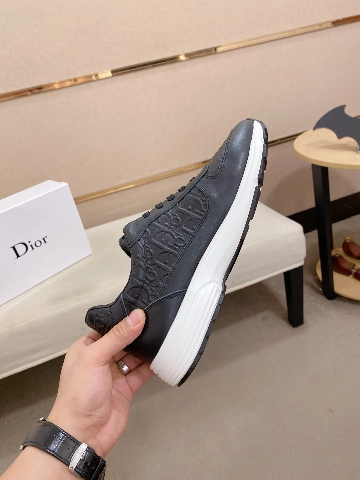 Men's shoes💰: 462💰 [Dior·Dior] New casual sports style men's shoes, new spring and summer design, perfect workmanship, lace-up style to create wardrobe quality, upper: imported first-layer cowhide, sheepskin lining is soft and comfortable, ultra-light TPU wear-resistant outsole, simple, versatile fashion men's shoes, excellent color code number 38--44. Can be customized 45 non-returnable
